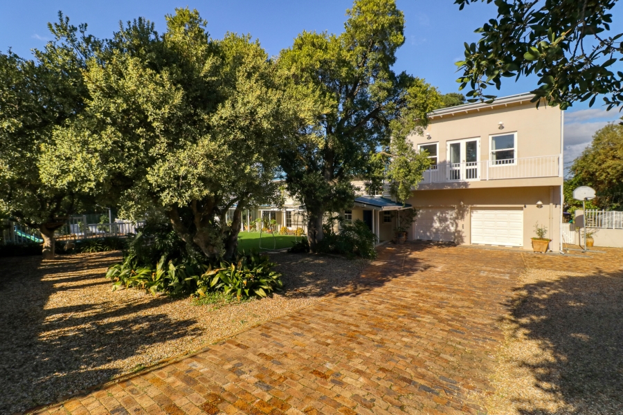 6 Bedroom Property for Sale in La Concorde Western Cape